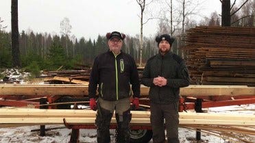 Swedish Homestead: Jak obsługiwać traka taśmowego Wood-Mizer w zimowy dzień  